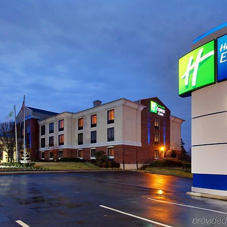 Holiday Inn Express North Tyler Bagian luar foto
