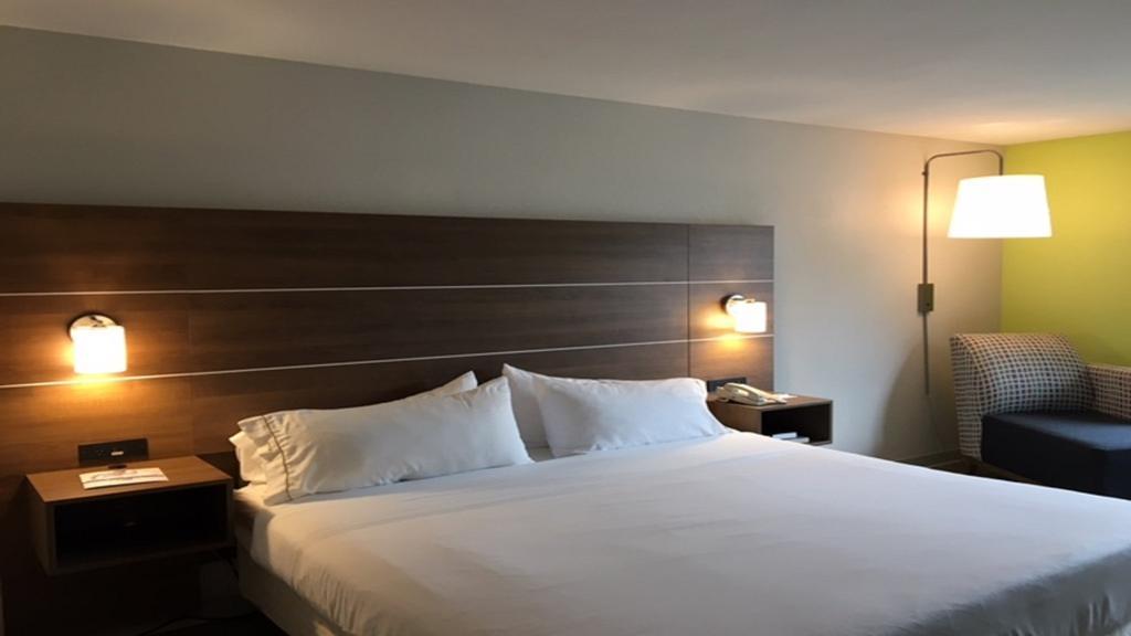 Holiday Inn Express North Tyler Bagian luar foto