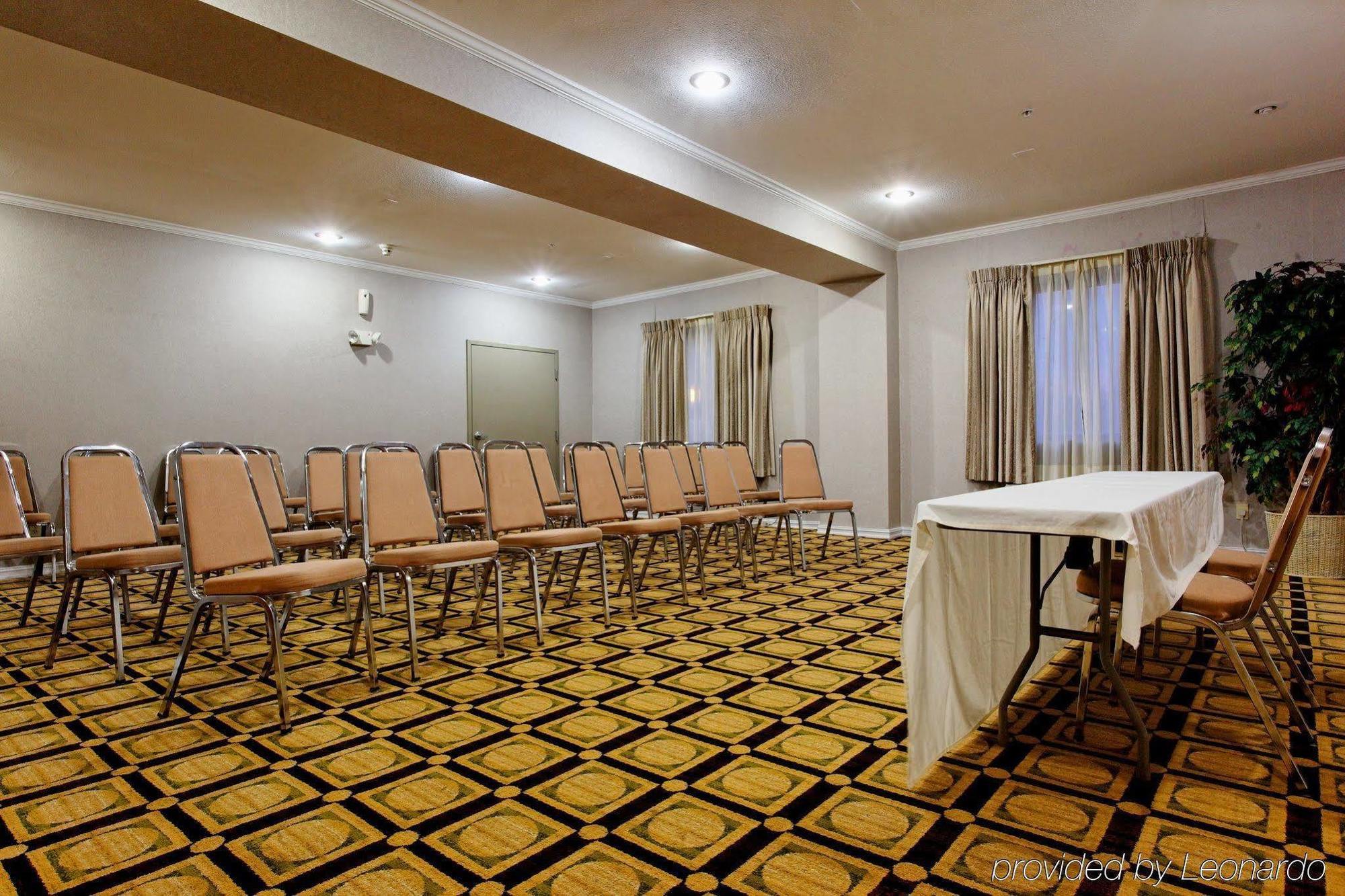 Holiday Inn Express North Tyler Bagian luar foto