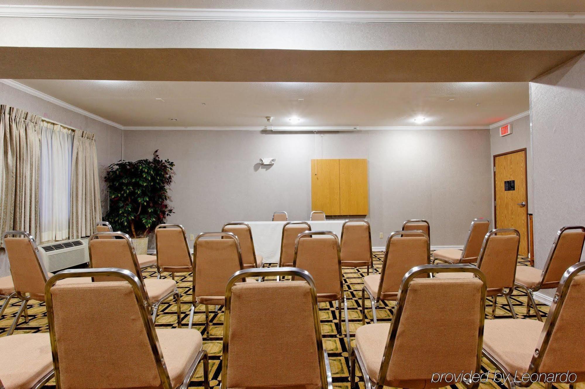 Holiday Inn Express North Tyler Bagian luar foto