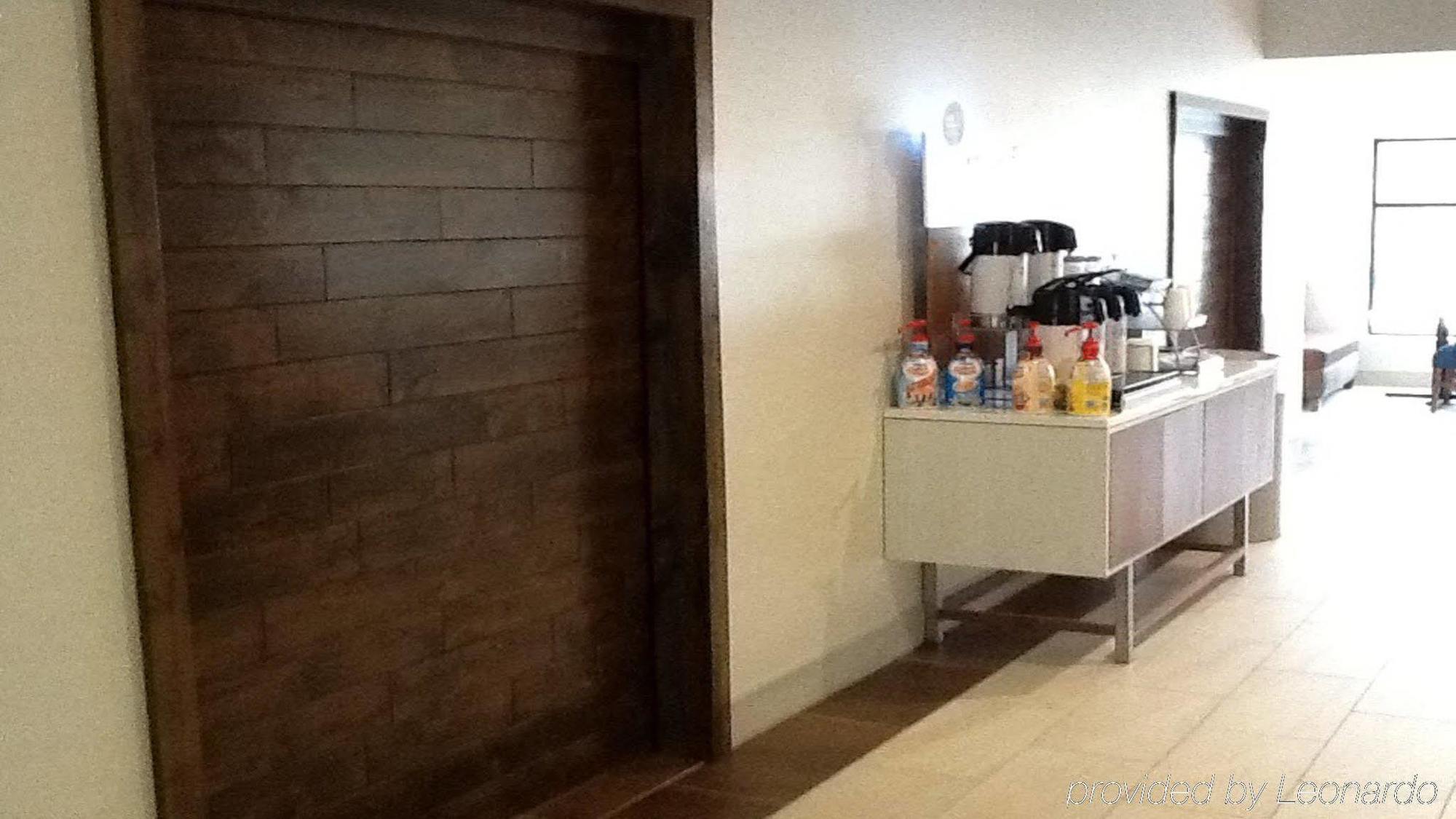 Holiday Inn Express North Tyler Bagian luar foto
