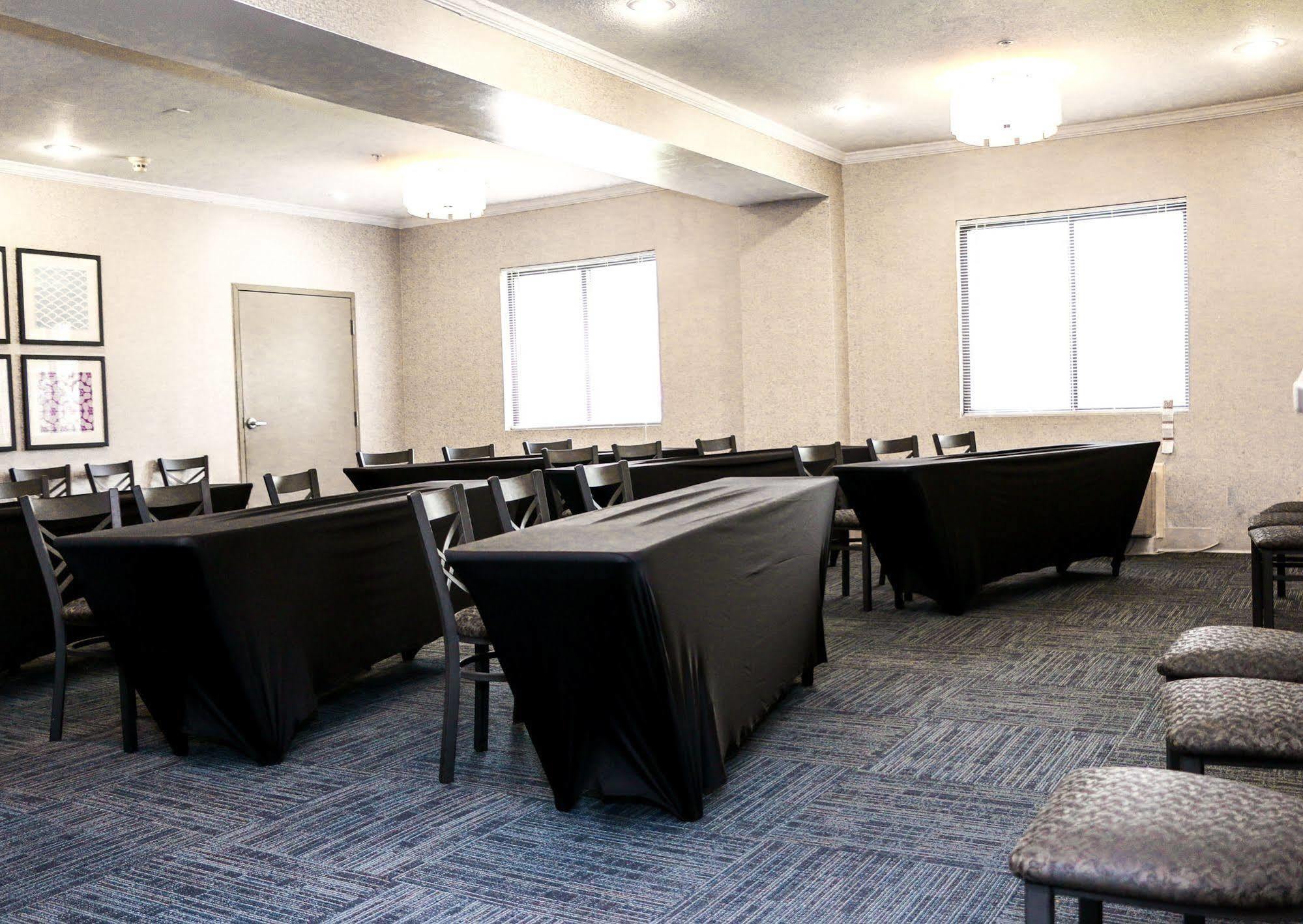 Holiday Inn Express North Tyler Bagian luar foto