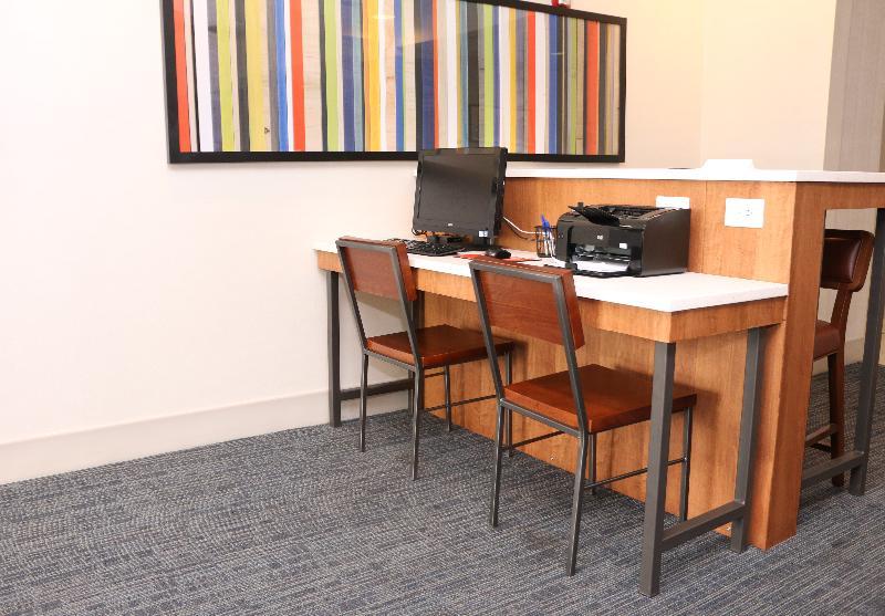 Holiday Inn Express North Tyler Bagian luar foto