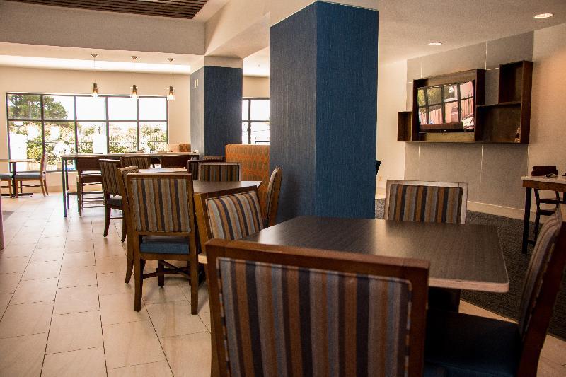 Holiday Inn Express North Tyler Bagian luar foto