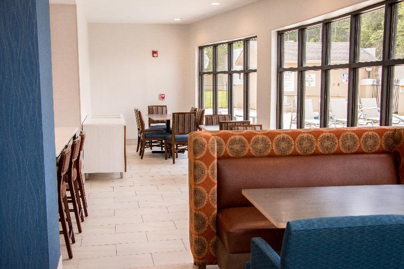 Holiday Inn Express North Tyler Bagian luar foto